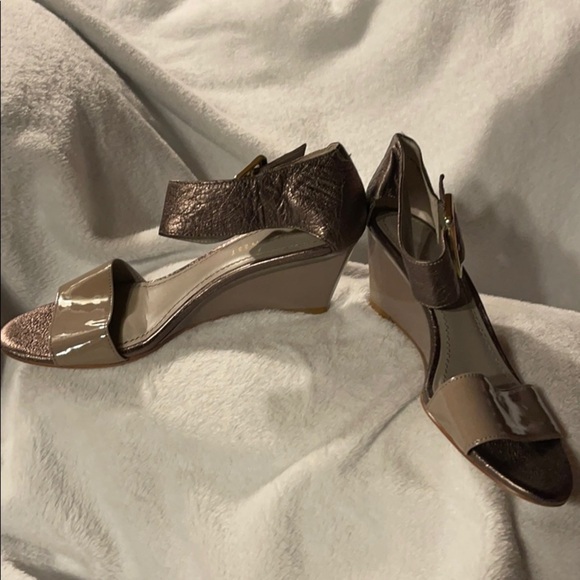 Nine West Tan Wedges w/Patent Leather Accents - Picture 2 of 10